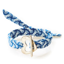Load image into Gallery viewer, QUIRKY Shweshwe Bracelet Heart - Indigo blue - No Memo